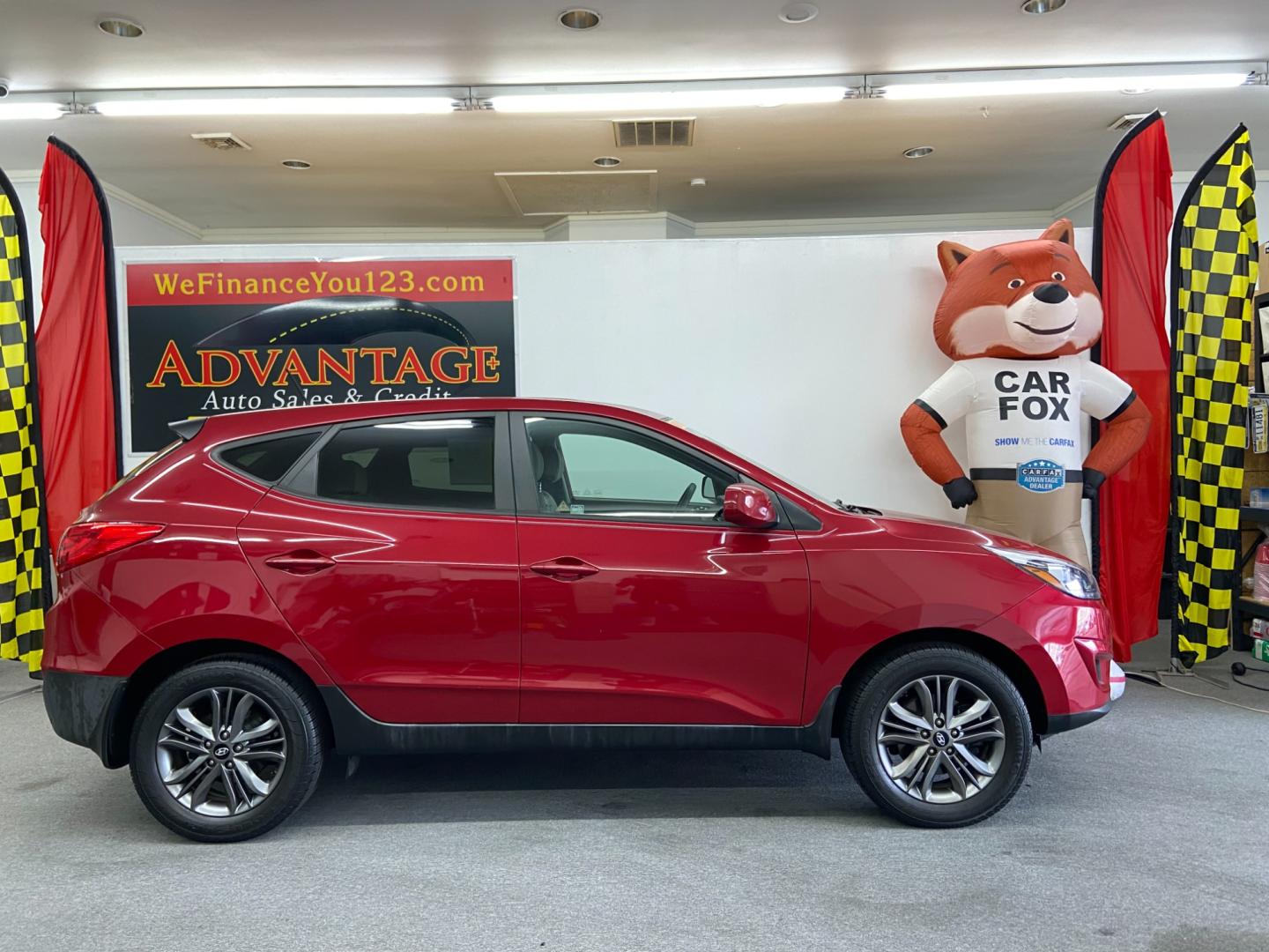 2015 RED Hyundai Tucson SE AWD (KM8JTCAF1FU) with an 2.0L L4 DOHC 16V engine, 6-Speed Automatic transmission, located at 533 S West End Blvd., Quakertown, PA, 18951, (877) 257-4995, 40.343994, -75.303604 - Photo#0